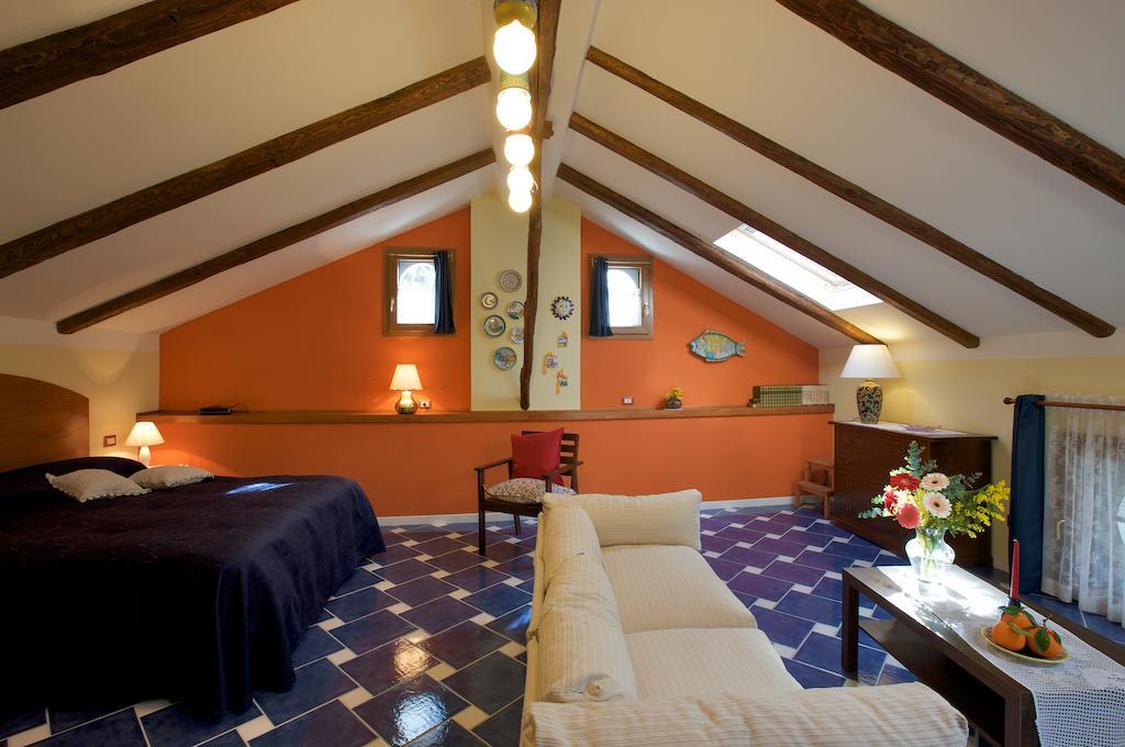 La Casa Di Donn'Amelia Bed and Breakfast Molina  Δωμάτιο φωτογραφία